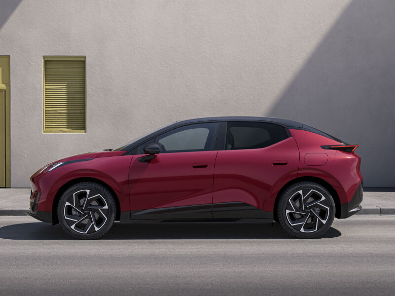lynkco 02